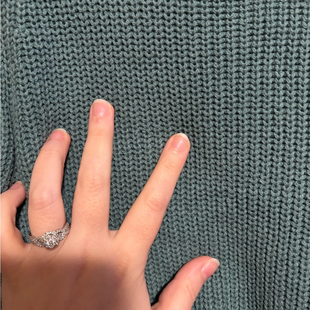 EXPRESS Women’s Teal Green Crew Neck Knitted Sweater Size Medium - Picture 6 of 6